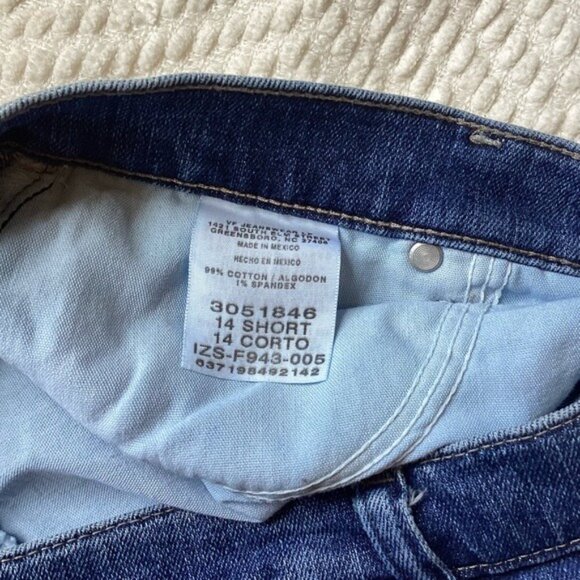 Lee Women's Relaxed Fit Straight Leg Medium Wash Blue Denim Jeans Size 14 Short - Picture 4 of 10